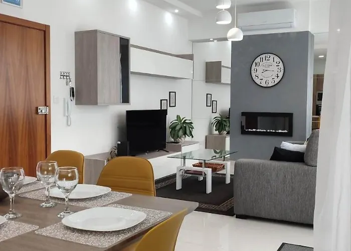 Bright Stylish Victoria